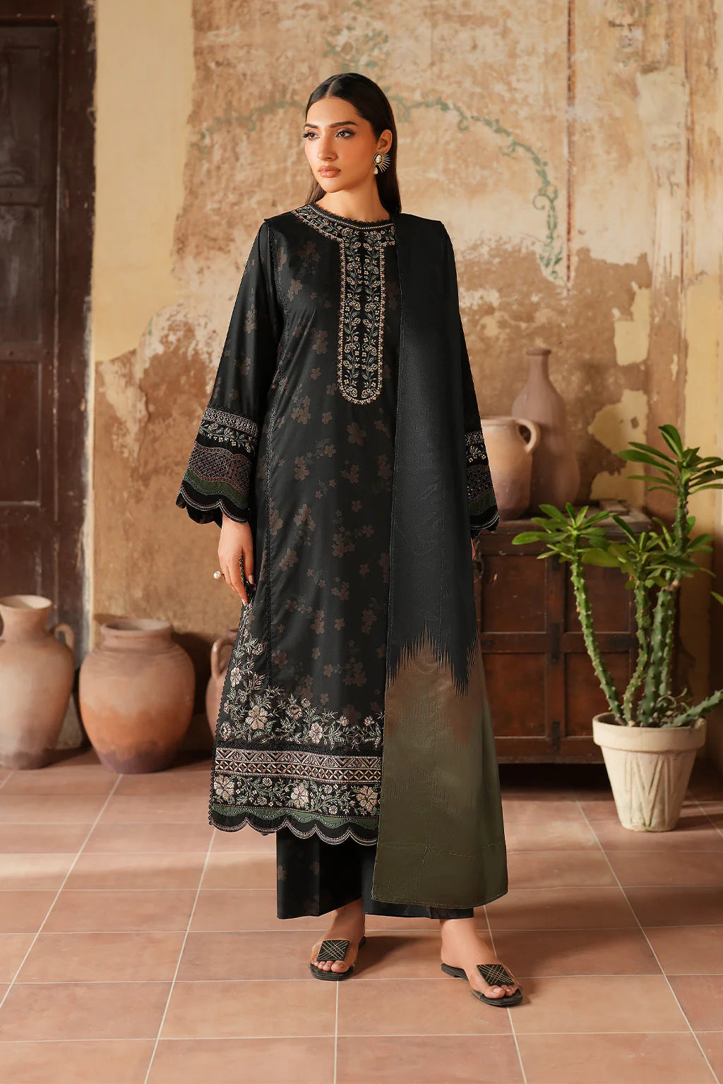 Pre-Fall Winter'25 by Iznik IPF-06