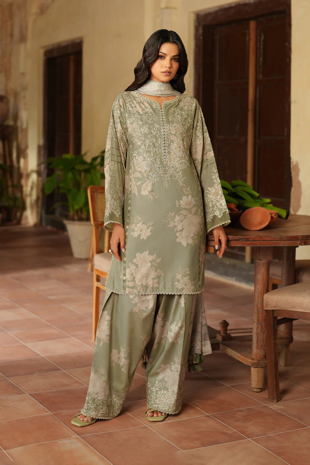 Pre-Fall Winter'25 by Iznik IPF-08