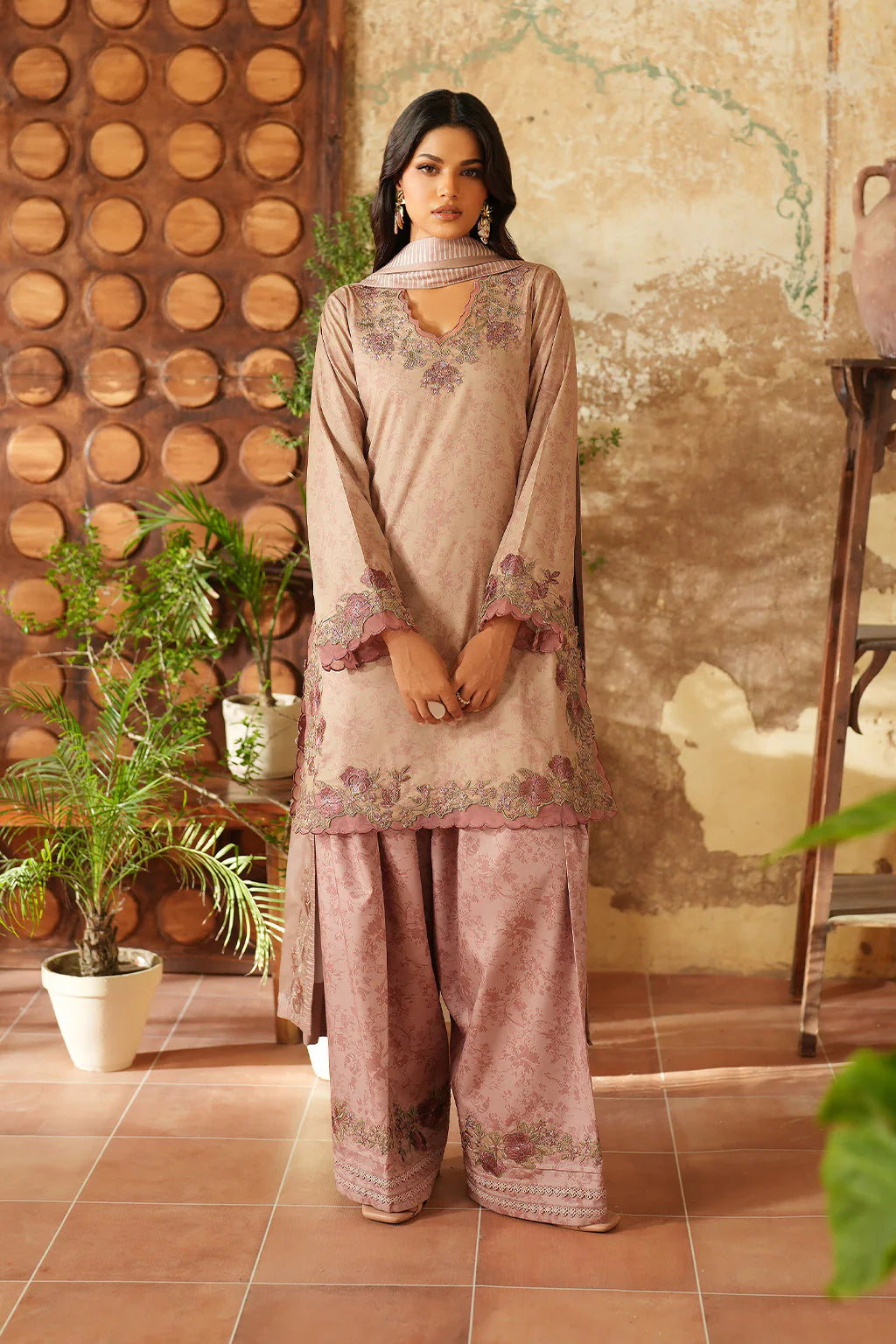 Pre-Fall Winter'25 by Iznik IPF-09