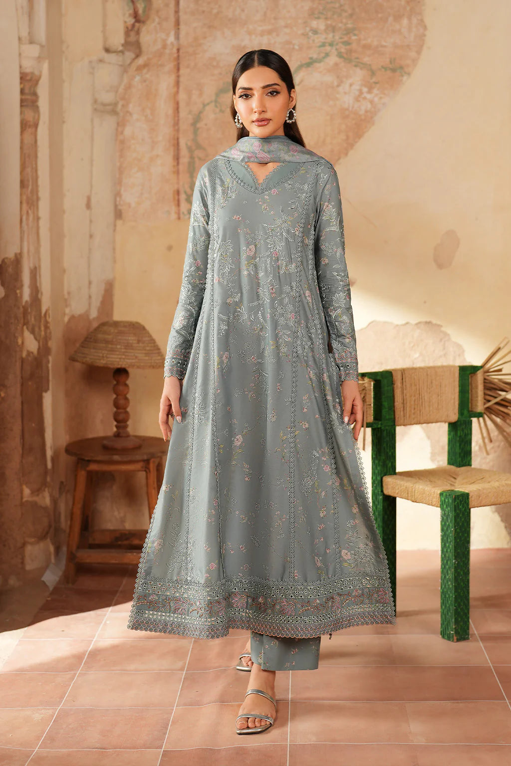 Pre-Fall Winter'25 by Iznik IPF-10