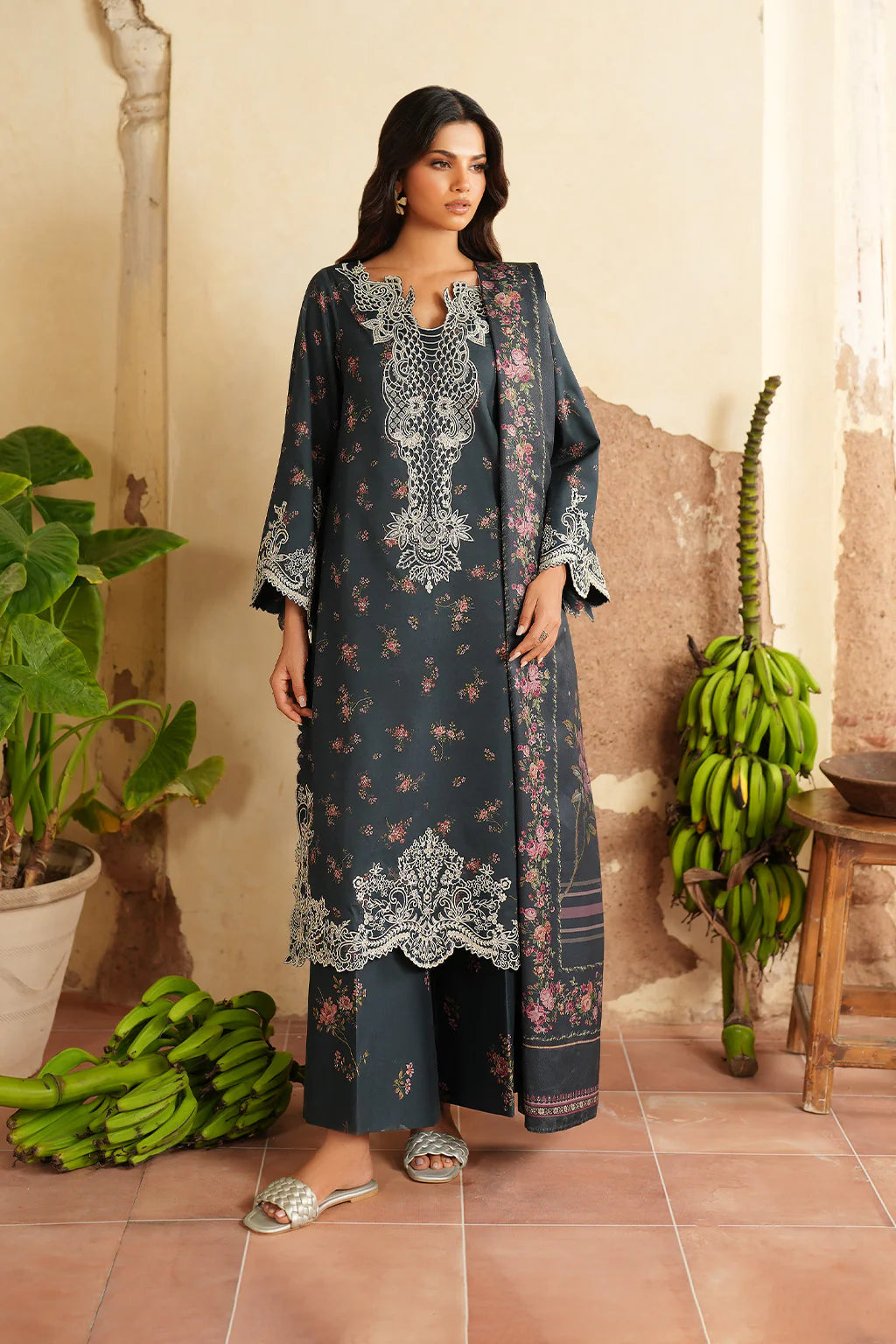 Pre-Fall Winter'25 by Iznik IPF-12