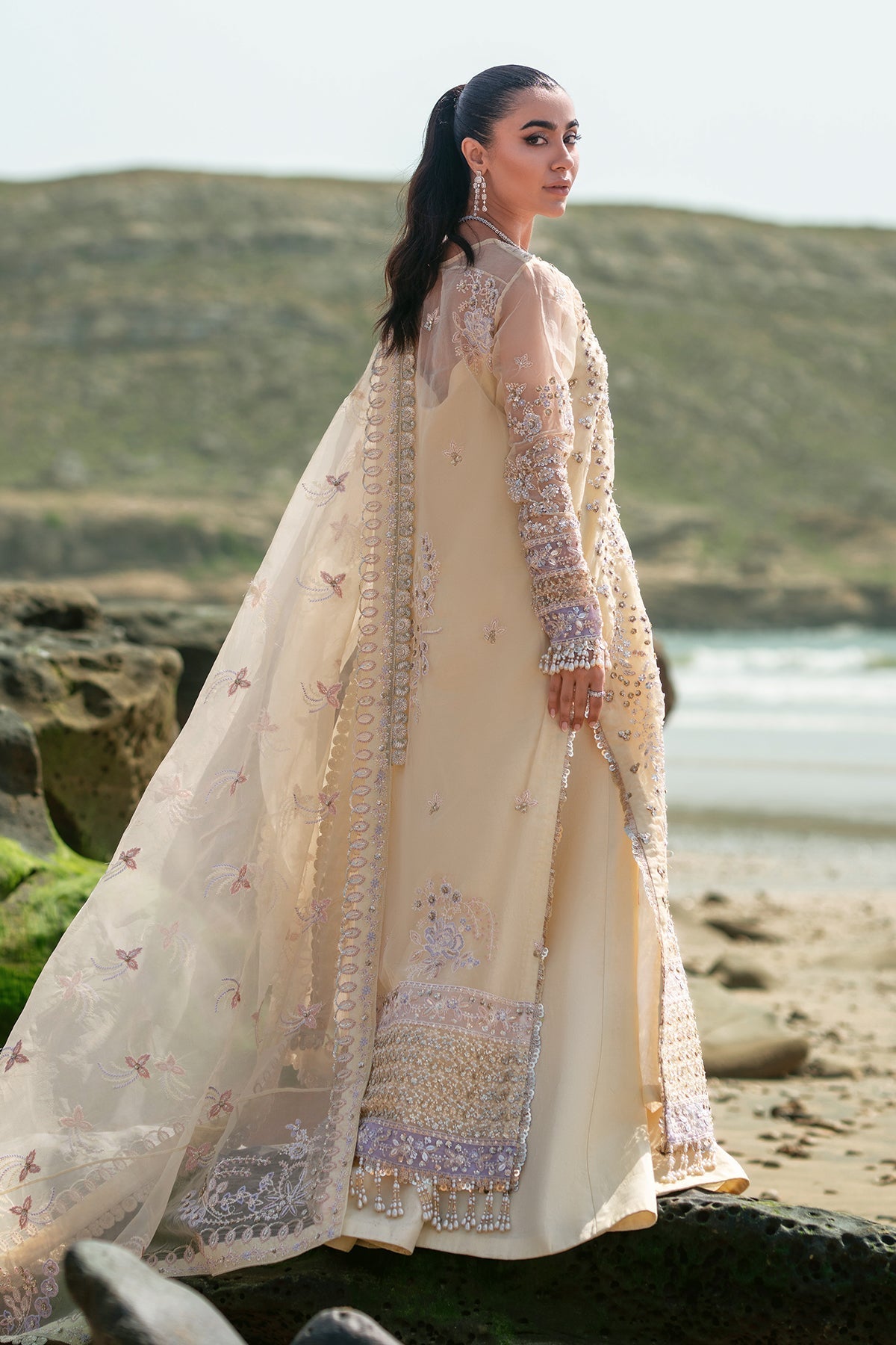 Kamari Wedding Formals by Emaan Adeel | Elle