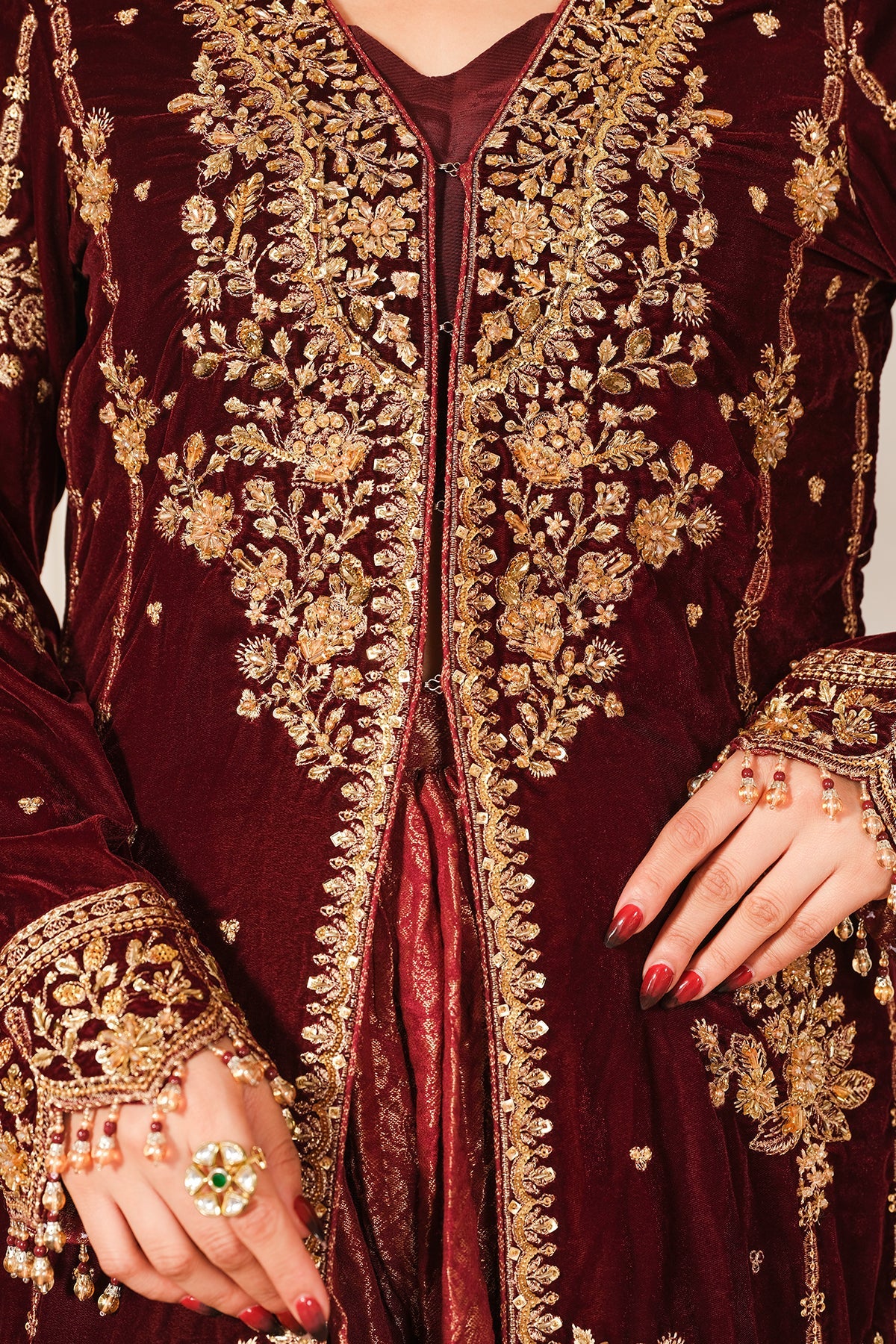 Sheen Luxury Velvet by Raeesa | Sitara