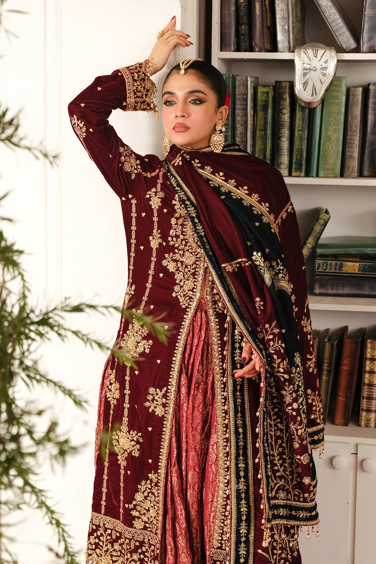 Sheen Luxury Velvet by Raeesa | Sitara