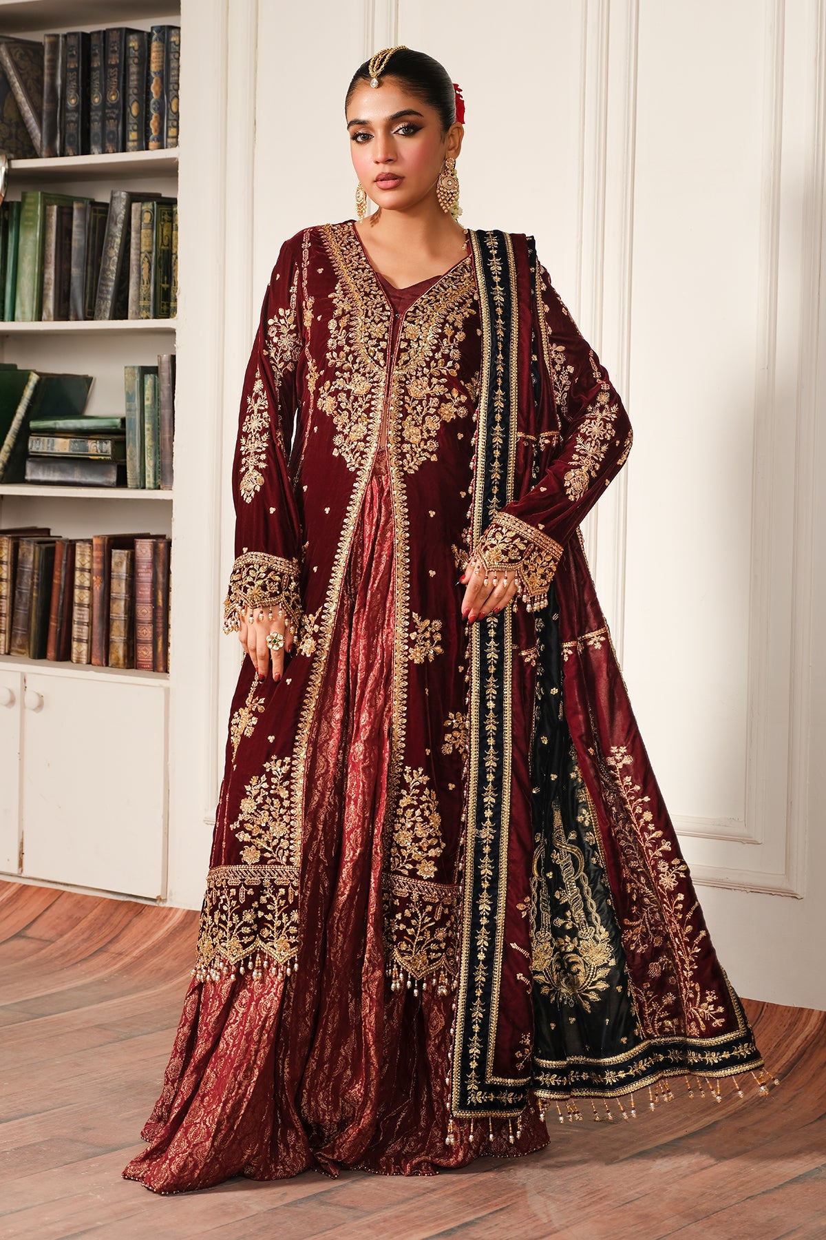 Sheen Luxury Velvet by Raeesa | Sitara