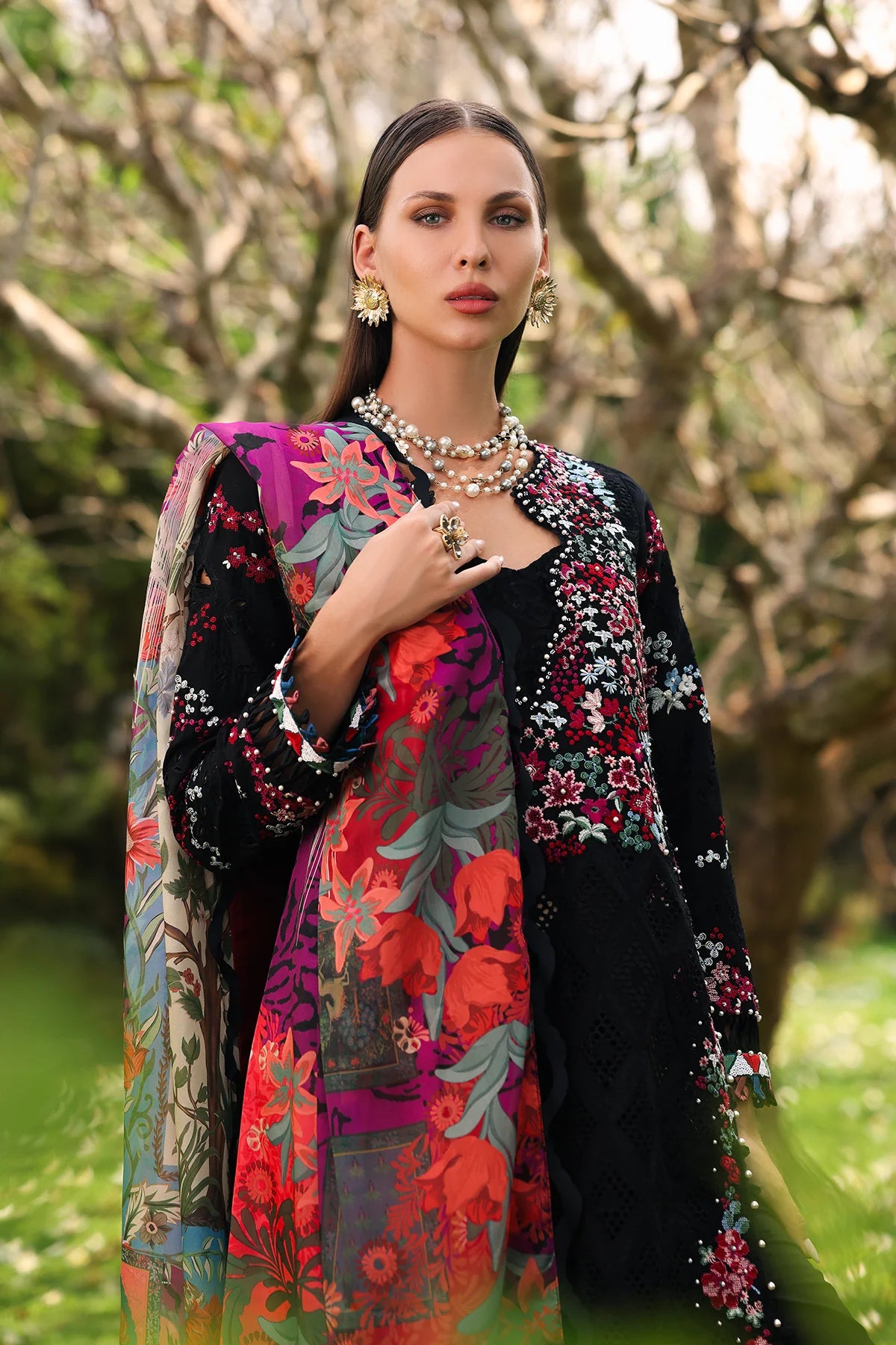 Afrozeh Luxury Lawn Edit'25 Elva