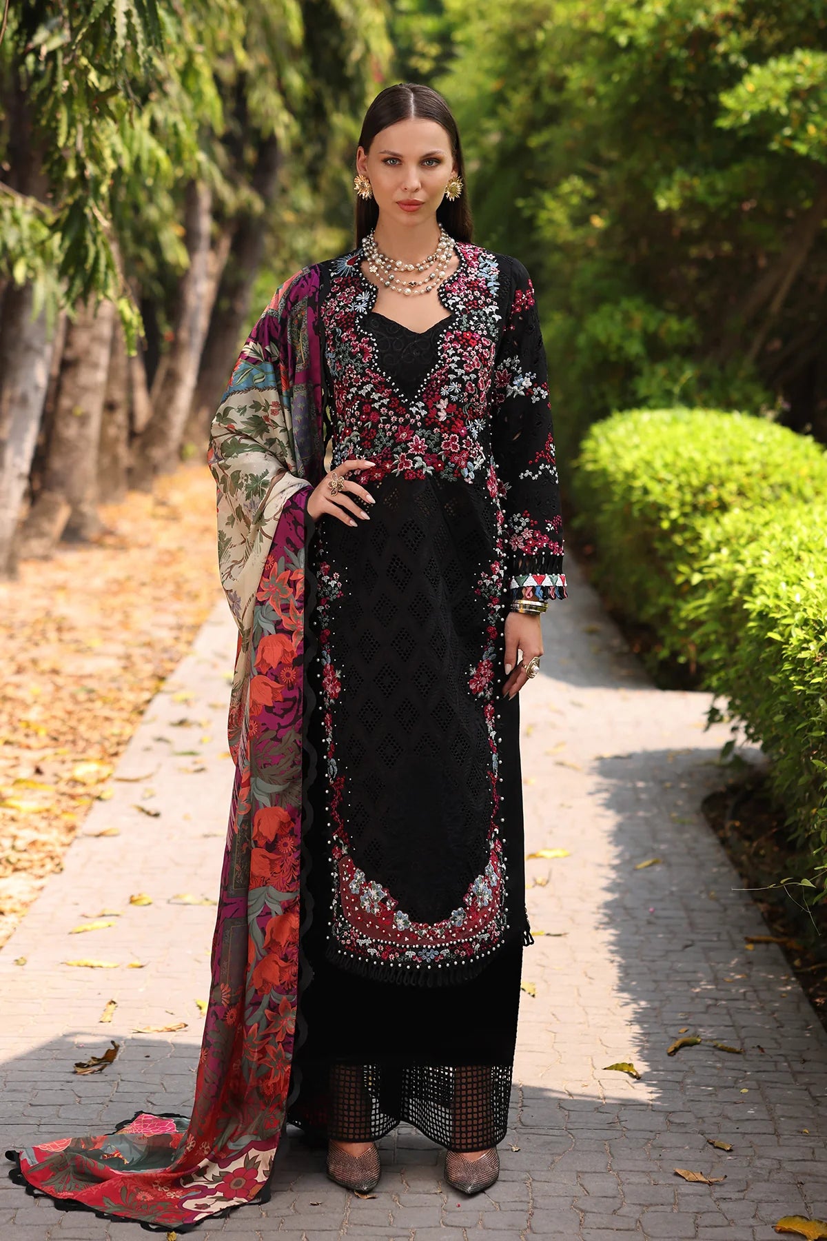 Afrozeh Luxury Lawn Edit'25 Elva