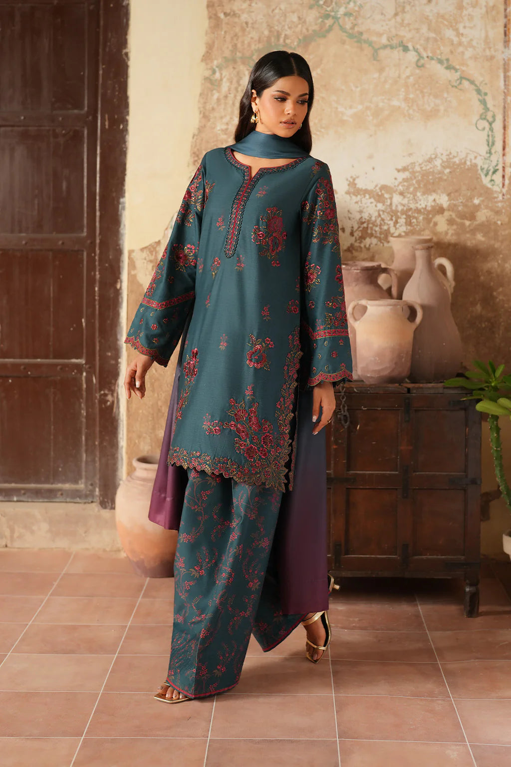 Pre-Fall Winter'25 by Iznik IPF-01